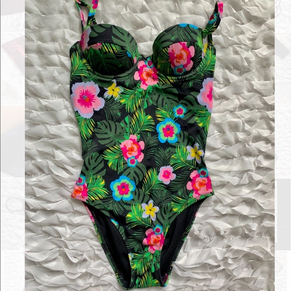Floral/tropical one piece swimsuit - Picture 2 of 3